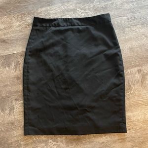 EUC Banana Republic Black Pencil Skirt - Size 4